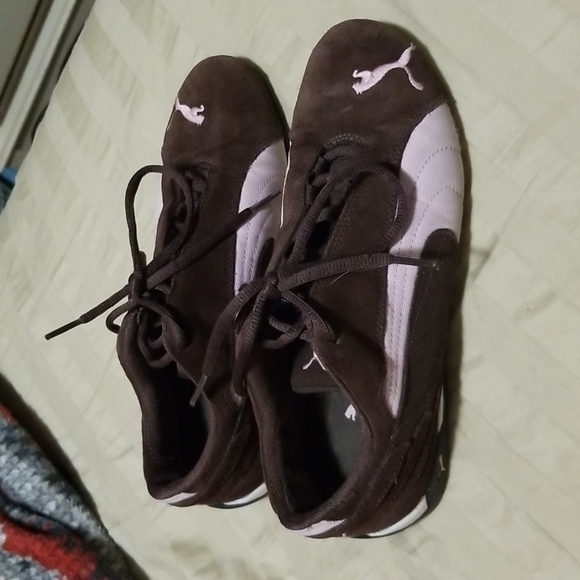 Puma Shoes - LIKE NEW BROWN AND PINK PUMAS